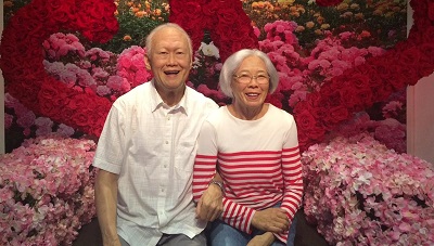 Lee with his late wife kwa Geok Choo, still together and happy even at their old age.